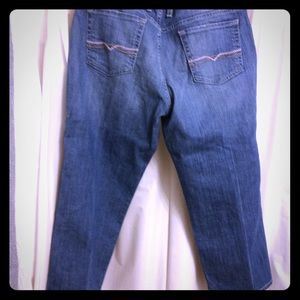 Lucky crop jeans. Medium blue wash. Can roll legs
